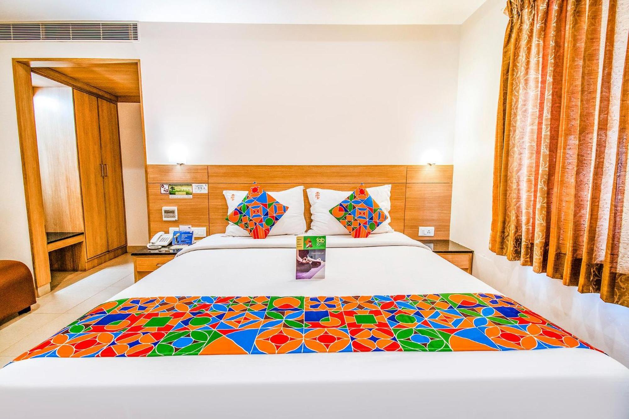 Fabhotel Prime Royal Castle - Nr Coimbatore North Railway Station Екстер'єр фото