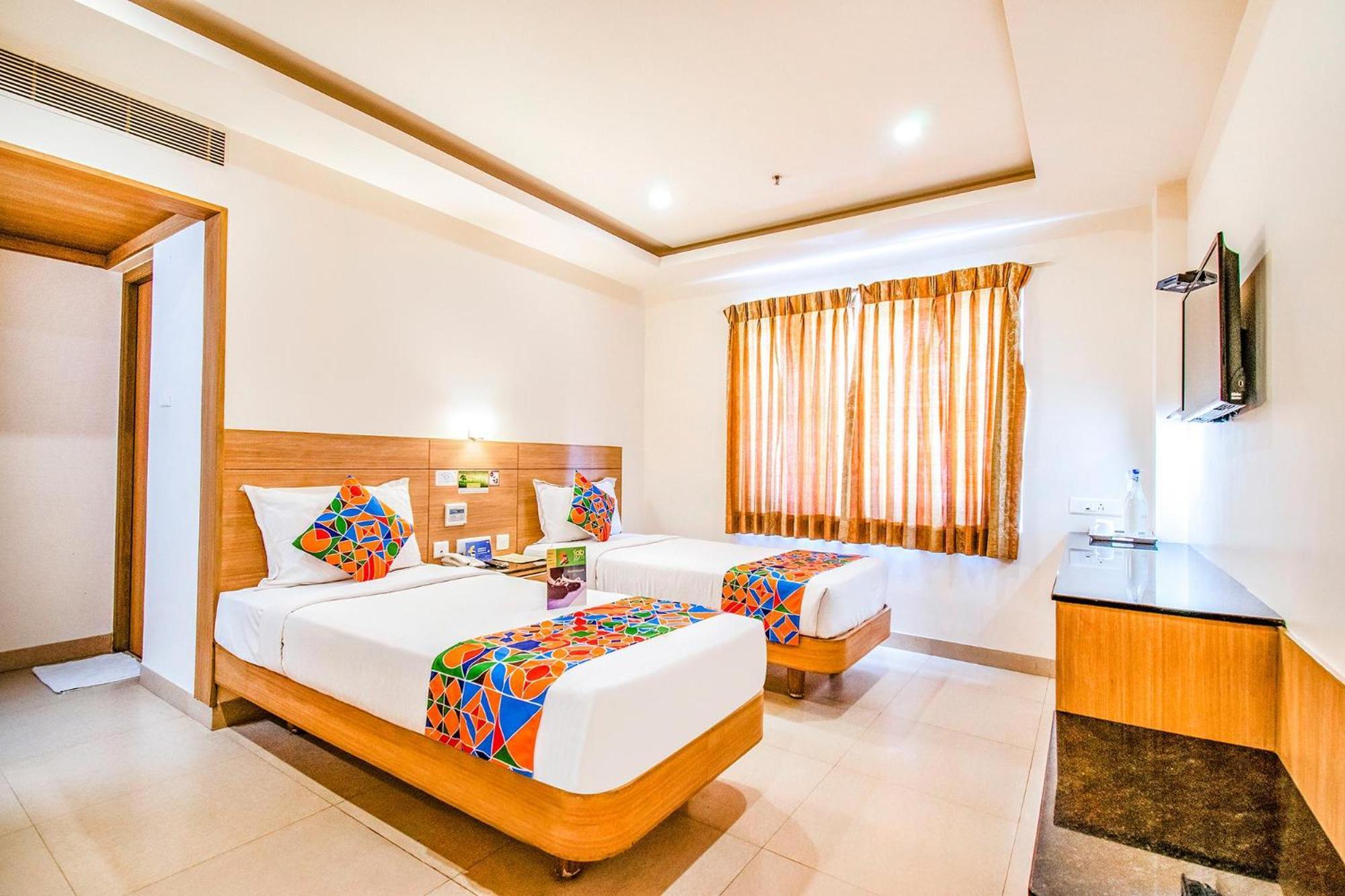 Fabhotel Prime Royal Castle - Nr Coimbatore North Railway Station Екстер'єр фото
